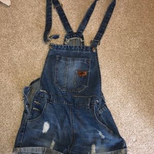 Short overalls